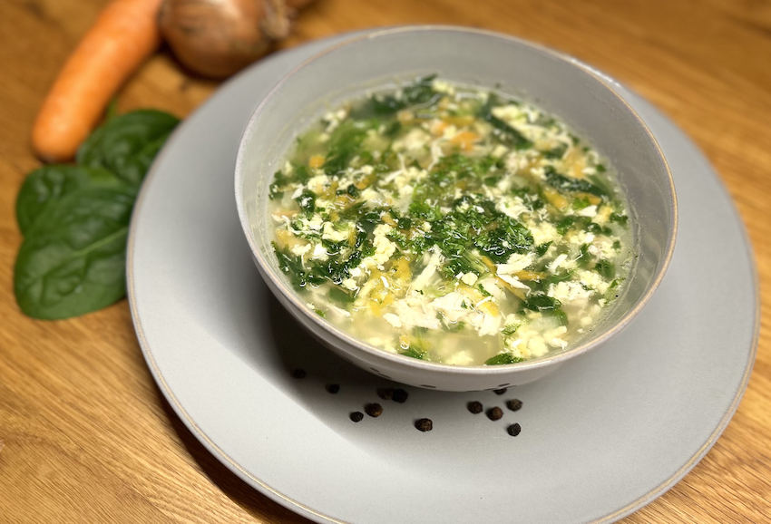 Low-carb Huehnersuppe