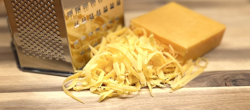 Cheddar gerieben